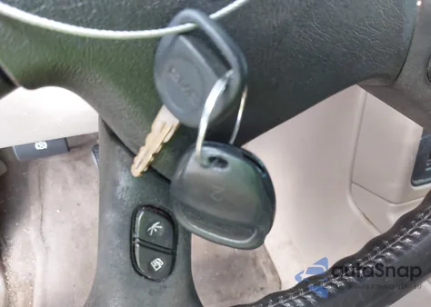 2004 GMC Yukon Xl 1500 Slt из США, поврежденный, VIN 3GKEC16ZX4G209308